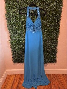 Ignite Evenings by Carol Lin Blue Beaded Evening Gown Size 6